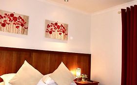 Riverside Hotel